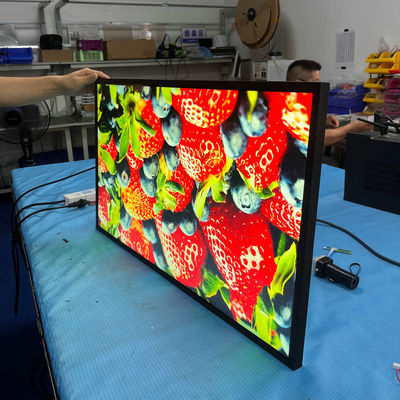 خرید 32'' 4K برجسته صفحه نمایش LCD صفحه نمایش LCD در فضای باز پنجره فروشگاه روشن نشان نمایش online manufacture
