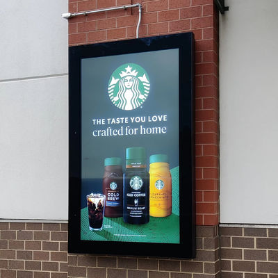 نمایشگر LCD فضای باز 32 اینچی 1920x1080 HD با طول عمر 50000 تا 100000 ساعت برای تابلوهای دیجیتال